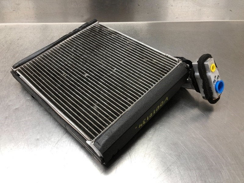 AIRCOVERDAMPER Toyota Prius Plus (ZVW4) (01-2011/-), Auto-onderdelen, Gebruikt, Toyota