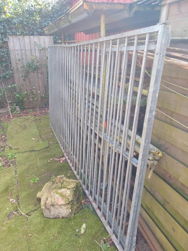 diverse panelen voor hondenkennel, Animaux & Accessoires, Maisons pour chiens, Enlèvement, Chenil chien