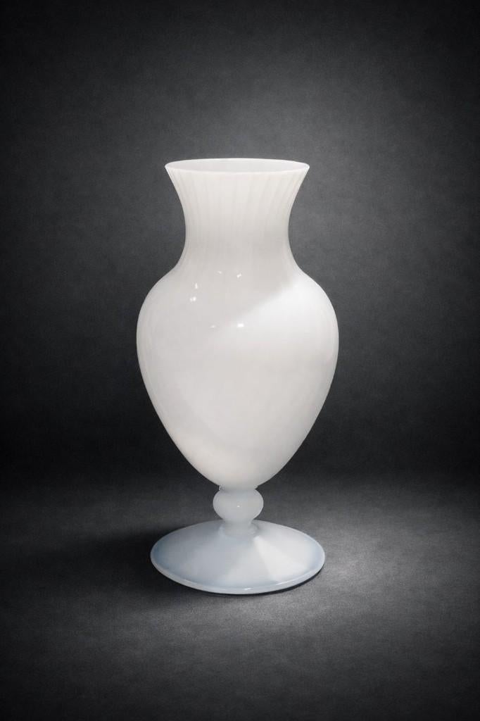 Antieke witte opaline vaas | Cristallerie de Boom, Antiek en Kunst, Ophalen of Verzenden