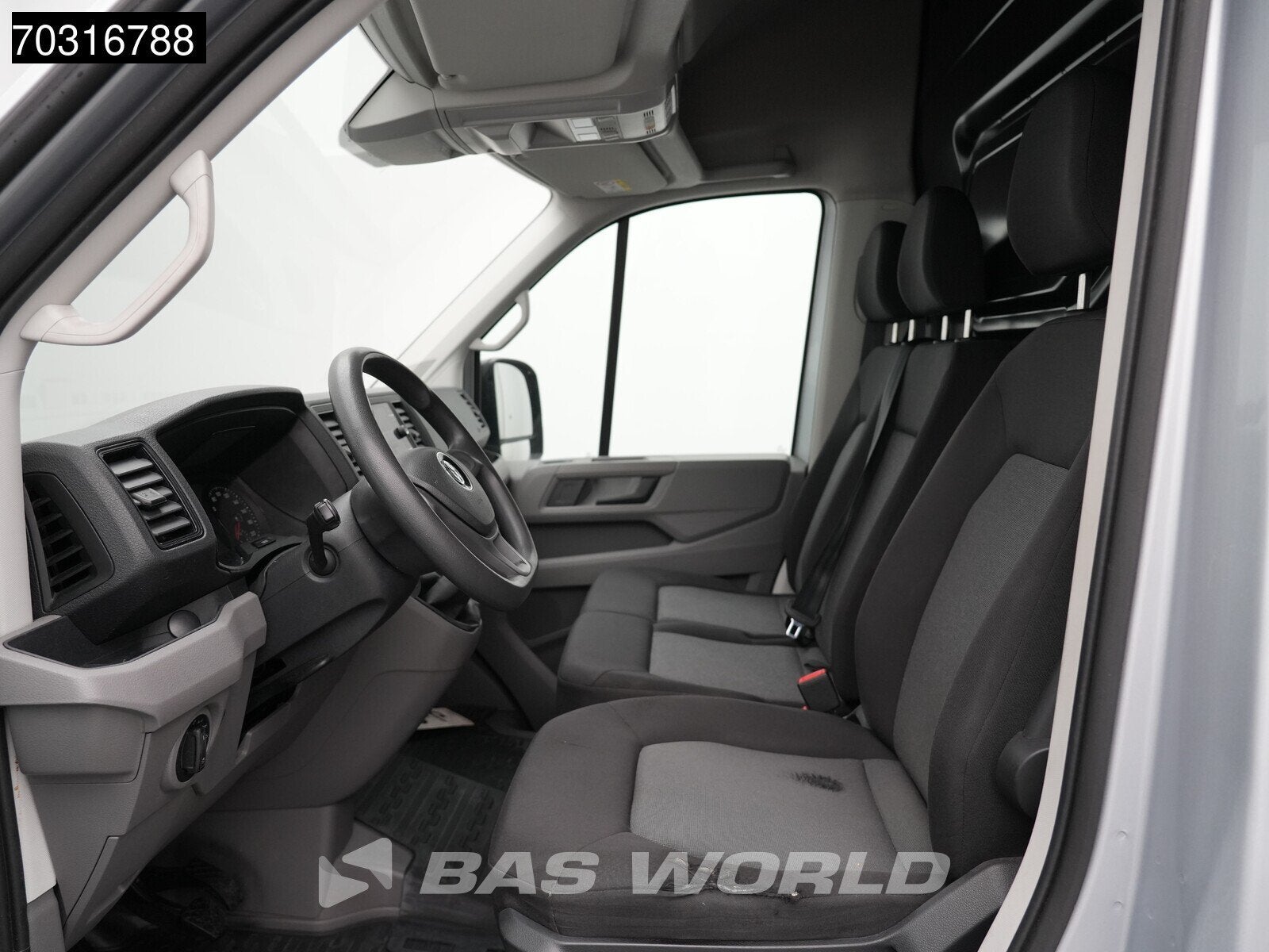 Volkswagen Crafter 140pk L3H3 Trekhaak Navi Airco Cruise Par, Auto's, Bestelwagens en Lichte vracht, Dealer onderhouden, Stof