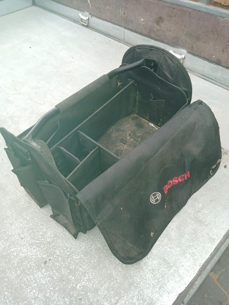 Gereedschapstas bosch. Tas met zijzakken en binnenverdeling, Doe-het-zelf en Bouw, Ophalen, Zo goed als nieuw