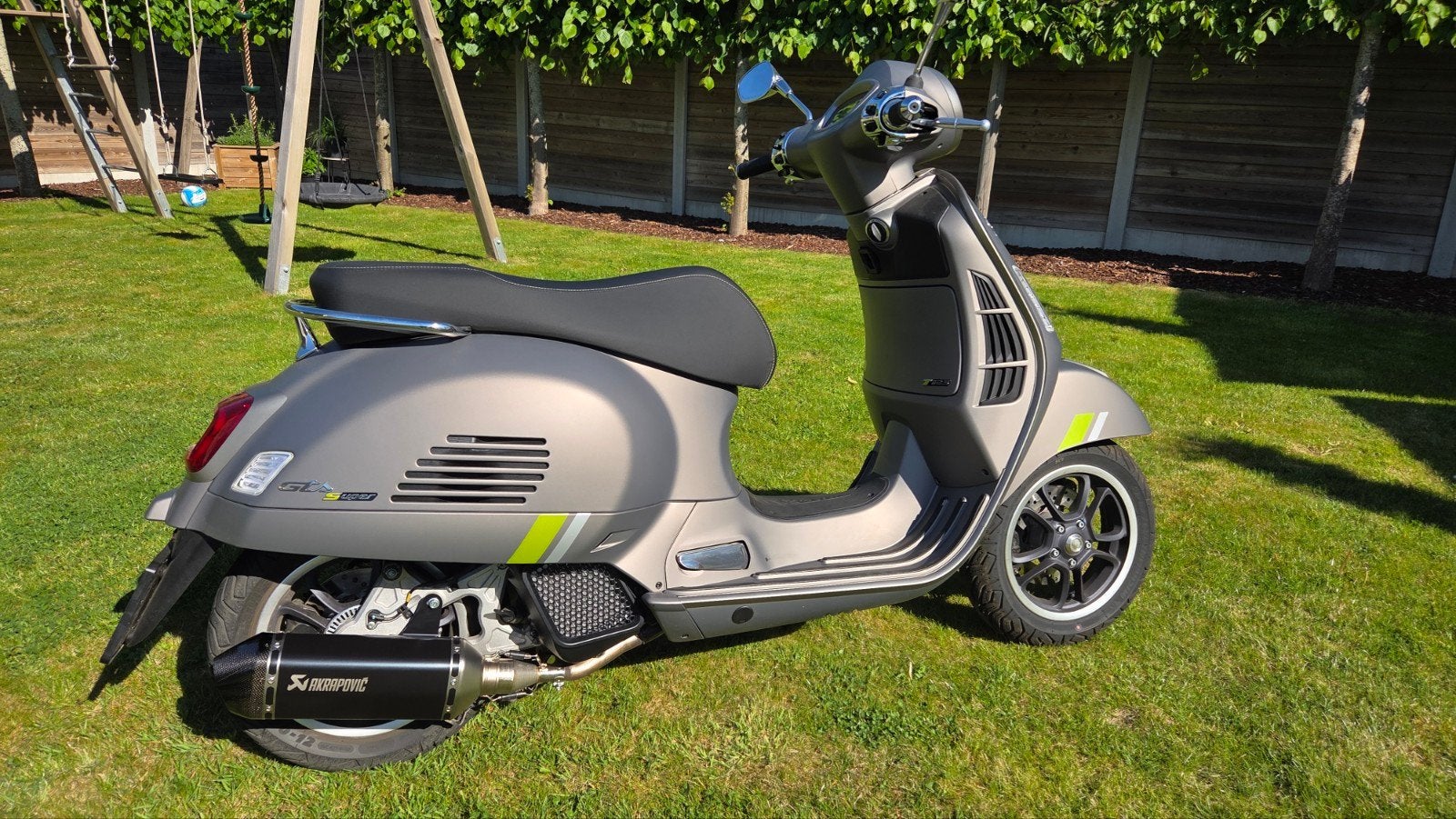 Vespa GTS super 125 - VASTE PRIJS, Motoren, Motoren | Piaggio, Particulier, Scooter, 11 kW of minder, 1 cilinder, ABS, LED Verlichting
