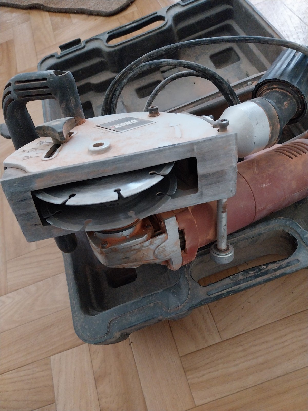 bouw zaagmachine, Ophalen