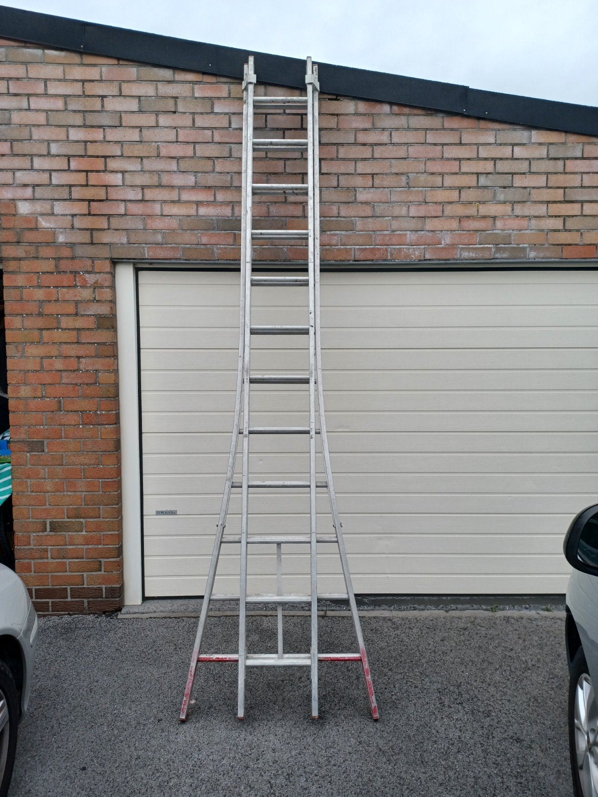 ladder solide alu 2x12tr uitschuifbaar 6.25H openstaan pr25e, Doe-het-zelf en Bouw, Ophalen, Ladder