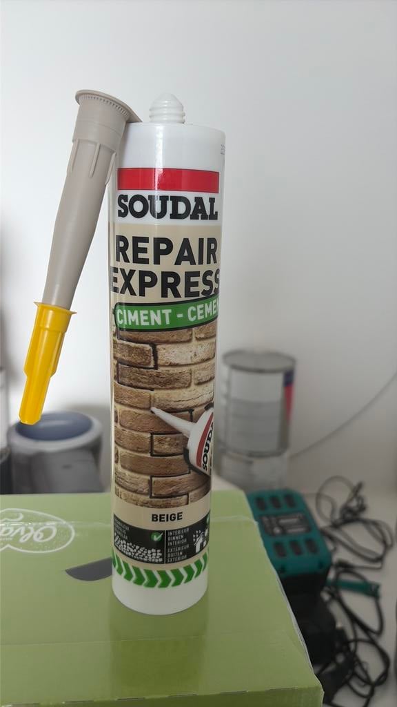 Soudal repair cement nieuw ongeopend, Doe-het-zelf en Bouw, Isolatie en Afdichting, Ophalen of Verzenden, Zo goed als nieuw