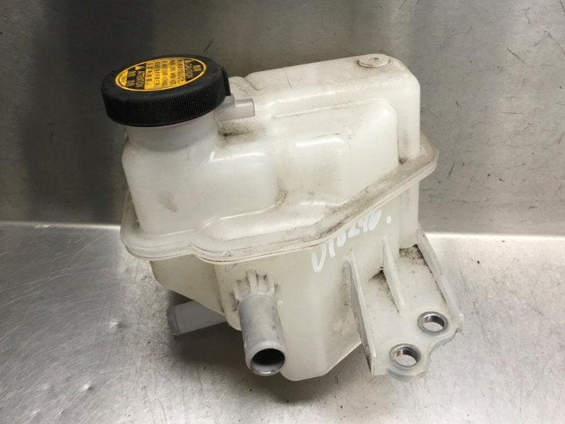 EXPANSIERESERVOIR Toyota Yaris III (P13) (01-2010/09-2020), Gebruikt, Toyota