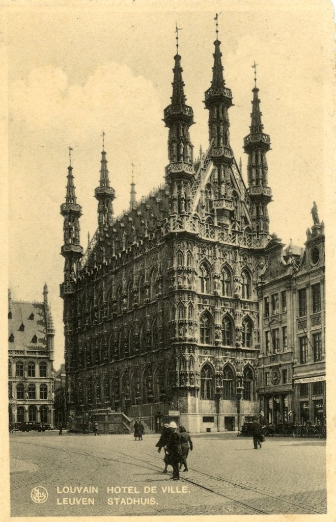 Postkaart - Stadhuis van Leuven - 1943, Verzenden