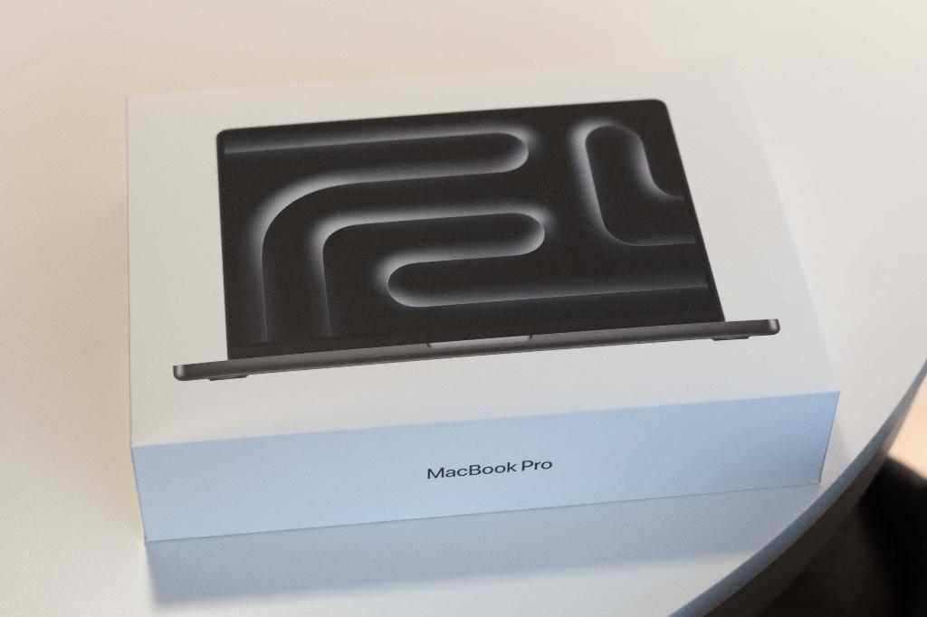 Apple MacBook Pro 14 inch M5 2025 16GB/1TB Zwart AZERTY, 1 TB of meer, Overige groottes, Nieuw, Azerty