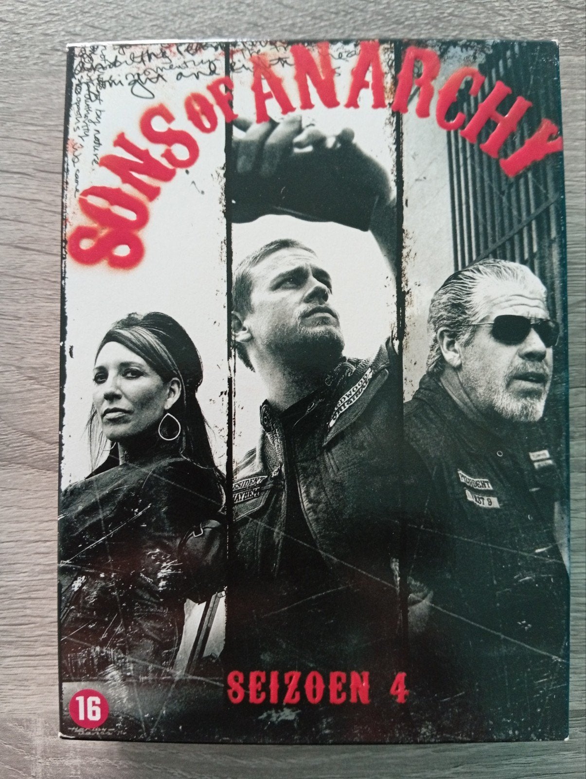 Coffret DVD de la série télévisée d'action Sons of Anarchy s, CD & DVD, DVD | TV & Séries télévisées, Enlèvement ou Envoi, Saison 4