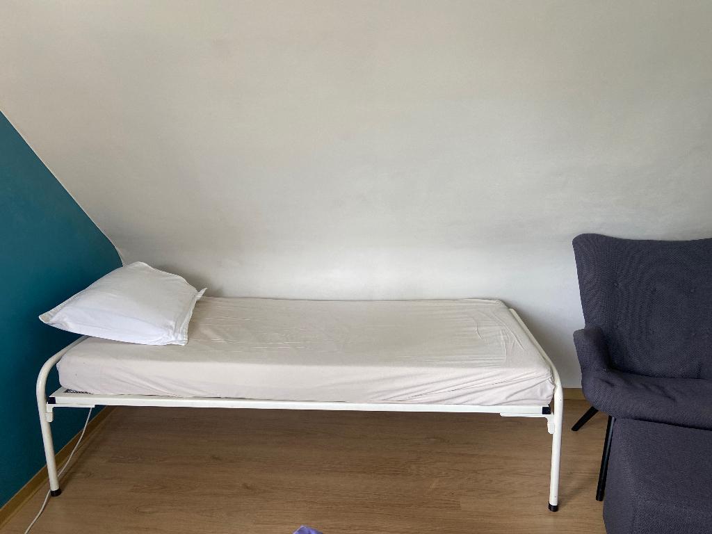 Ergonomisch Senioren bed 90 x 200, Ophalen, 90 cm, Eenpersoons, Zo goed als nieuw