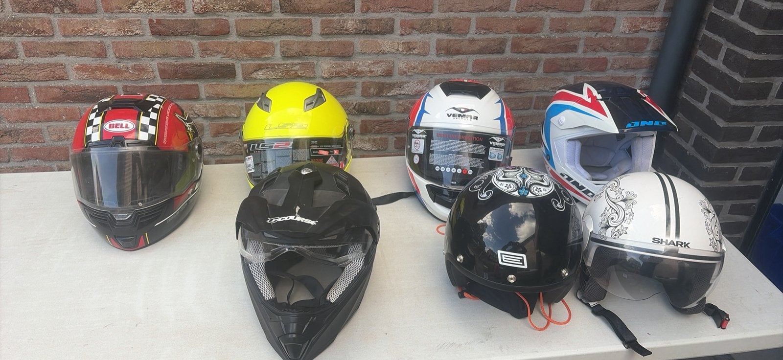 7 motor helmen, Enlèvement