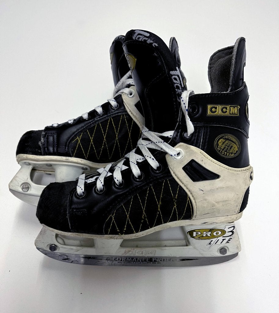 CCM ijshockey schaatsen maat 2 (34), Sport en Fitness, Ophalen, Gebruikt, Schaatsen