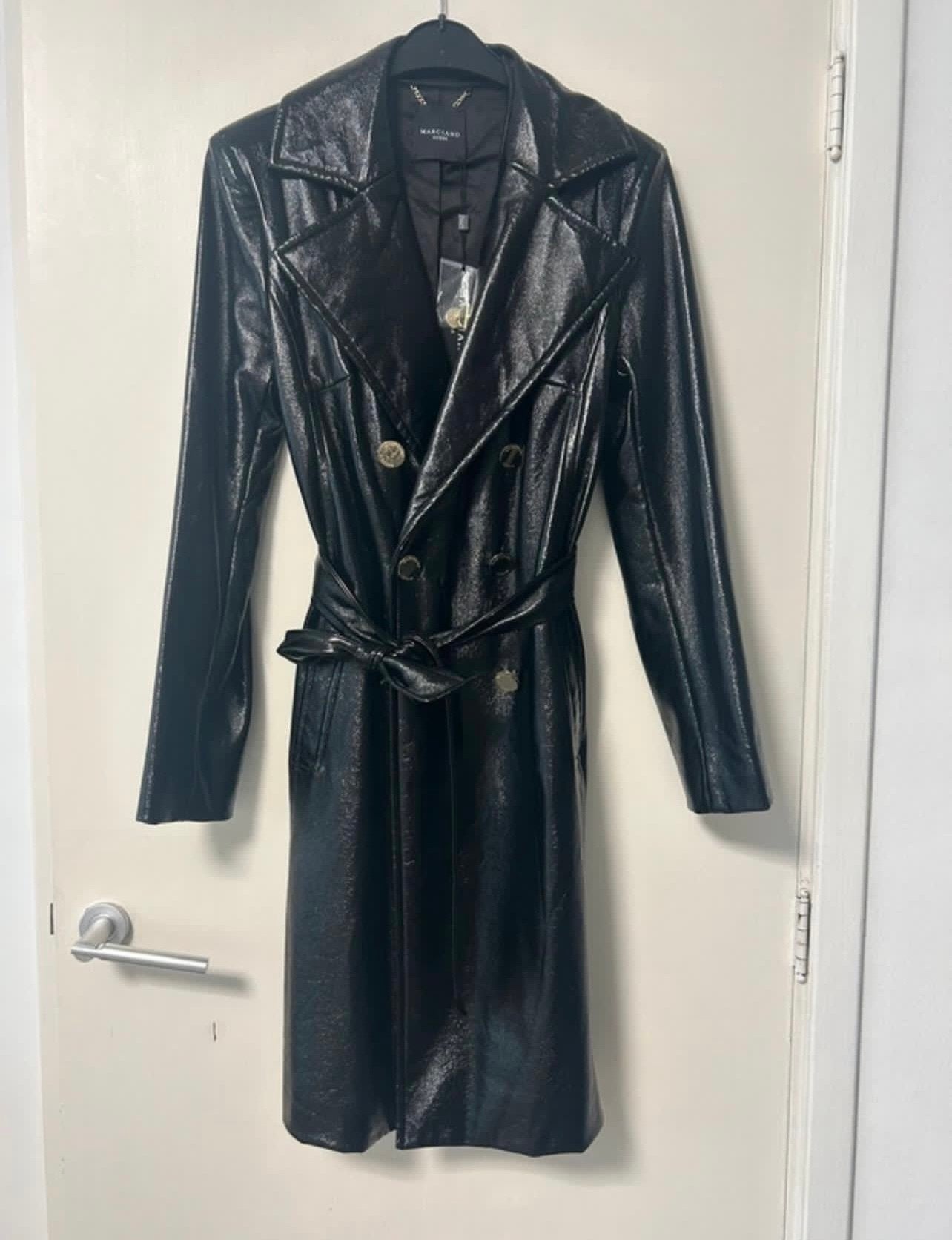 Marciano by Guess ZILLA lange trenchcoat – nieuw met labels, Kleding | Dames, Ophalen, Nieuw, Maat 42/44 (L), Zwart
