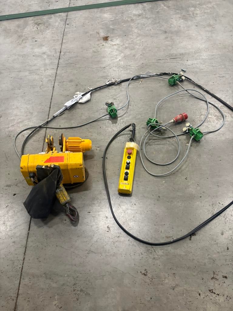 Treuils industriel 1TON 0️⃣4️⃣7️⃣2️⃣9️⃣8️⃣2️⃣7️⃣6️⃣6️⃣, Ophalen of Verzenden, Zo goed als nieuw