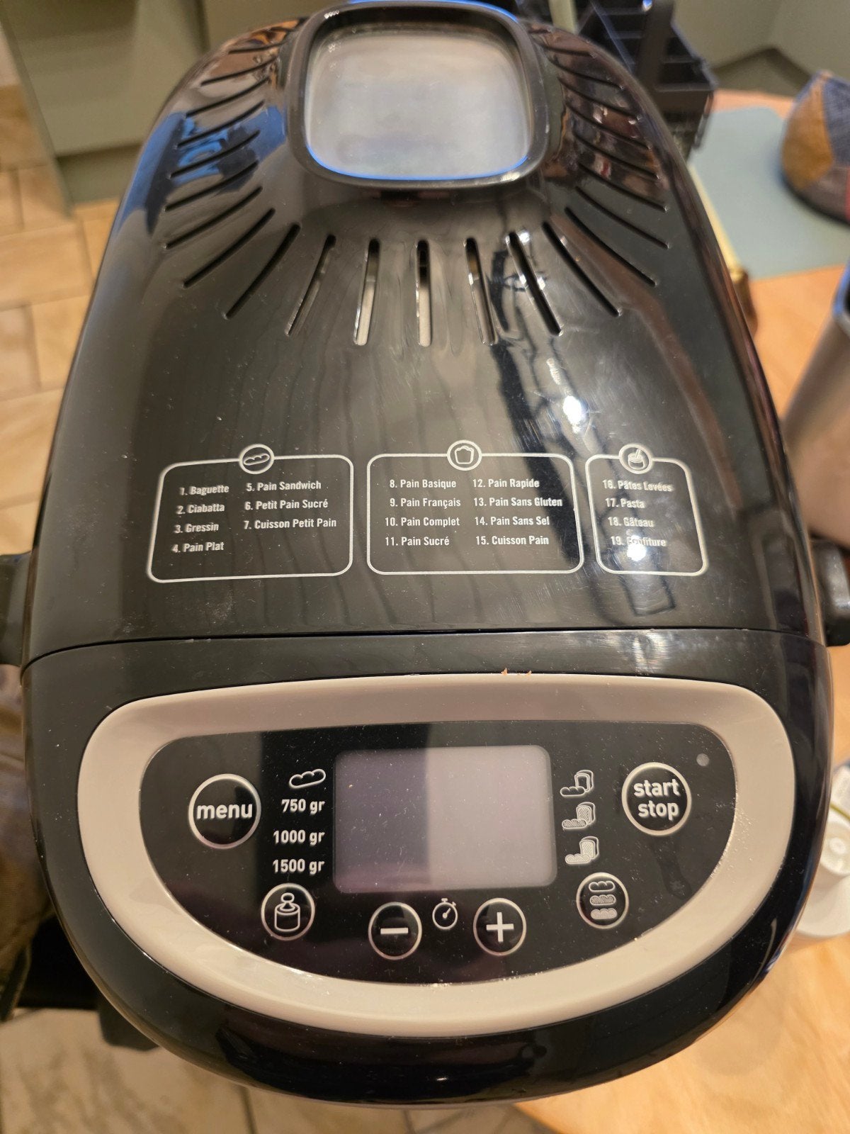 La machine a pain par excellence, 1600 grammes de pâte ou plus, Plus de 10 programmes, Enlèvement, Utilisé