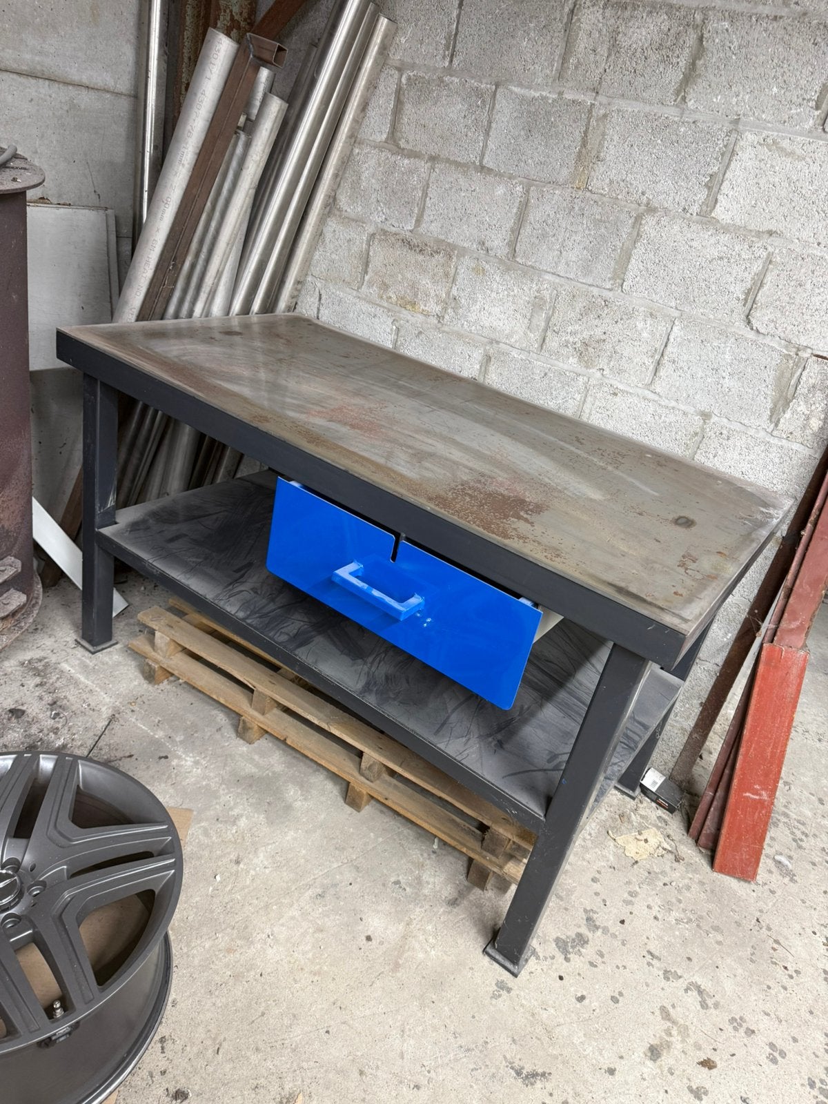 Werkbank / lastafel, Ophalen, Zo goed als nieuw, Minder dan 70 cm
