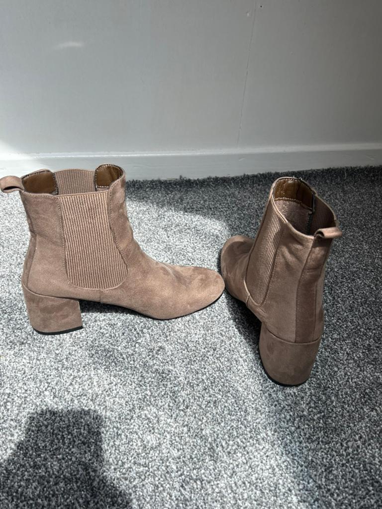 Microfiber or faux suede Chelsea ankle boots tata, Enlèvement ou Envoi, Neuf, Chaussures de danse