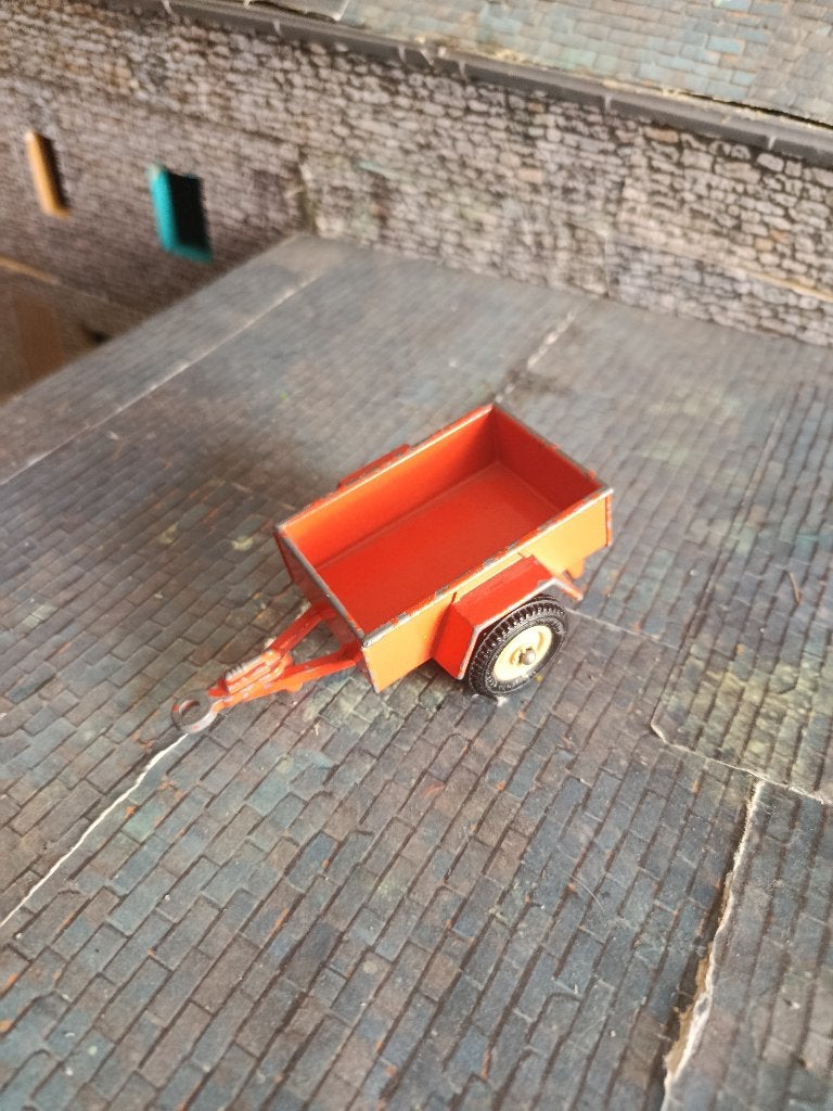 Petite remorque orange vintage Britains de 1982, Hobby & Loisirs créatifs, Voitures miniatures | 1:32, Enlèvement ou Envoi, Utilisé