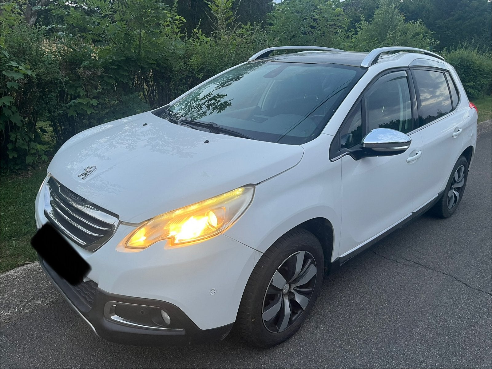 Peugeot 2008 allure 16 Blue HDI 68 kw, Auto's, Peugeot, Voorwielaandrijving, Euro 5, Stof, Wit