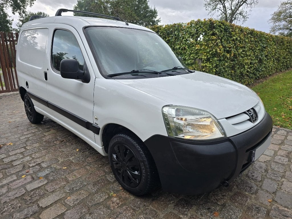 Peugeot Partner 1.6 HDI lichte vracht / 270.213 km / 2 ztpl, Voorwielaandrijving, https://public.car-pass.be/vhr/362cf8cb-cc7c-4f9c-aead-8786ae5f3688