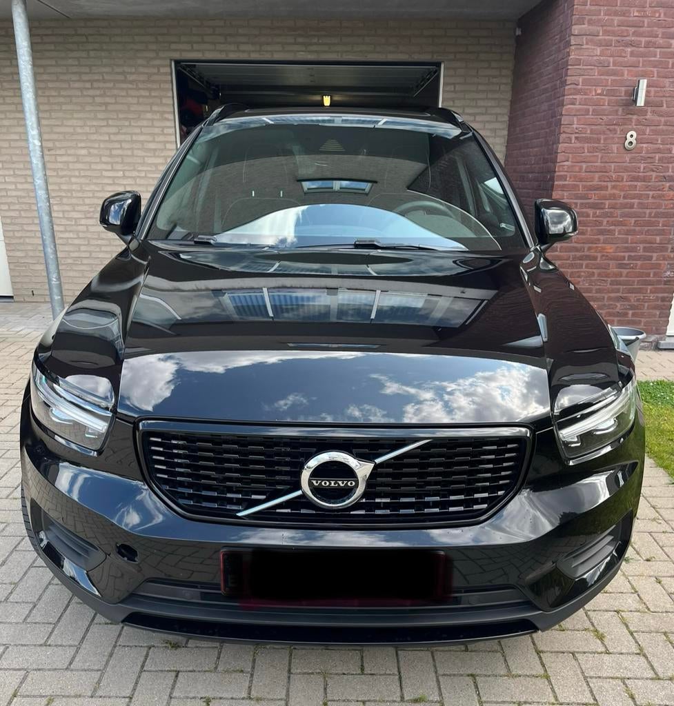 Volvo XC40 Recharge T4 Plug-in Hybrid R-Design, Cuir et Alcantara, Achat, Entretenue par le concessionnaire, 5 portes