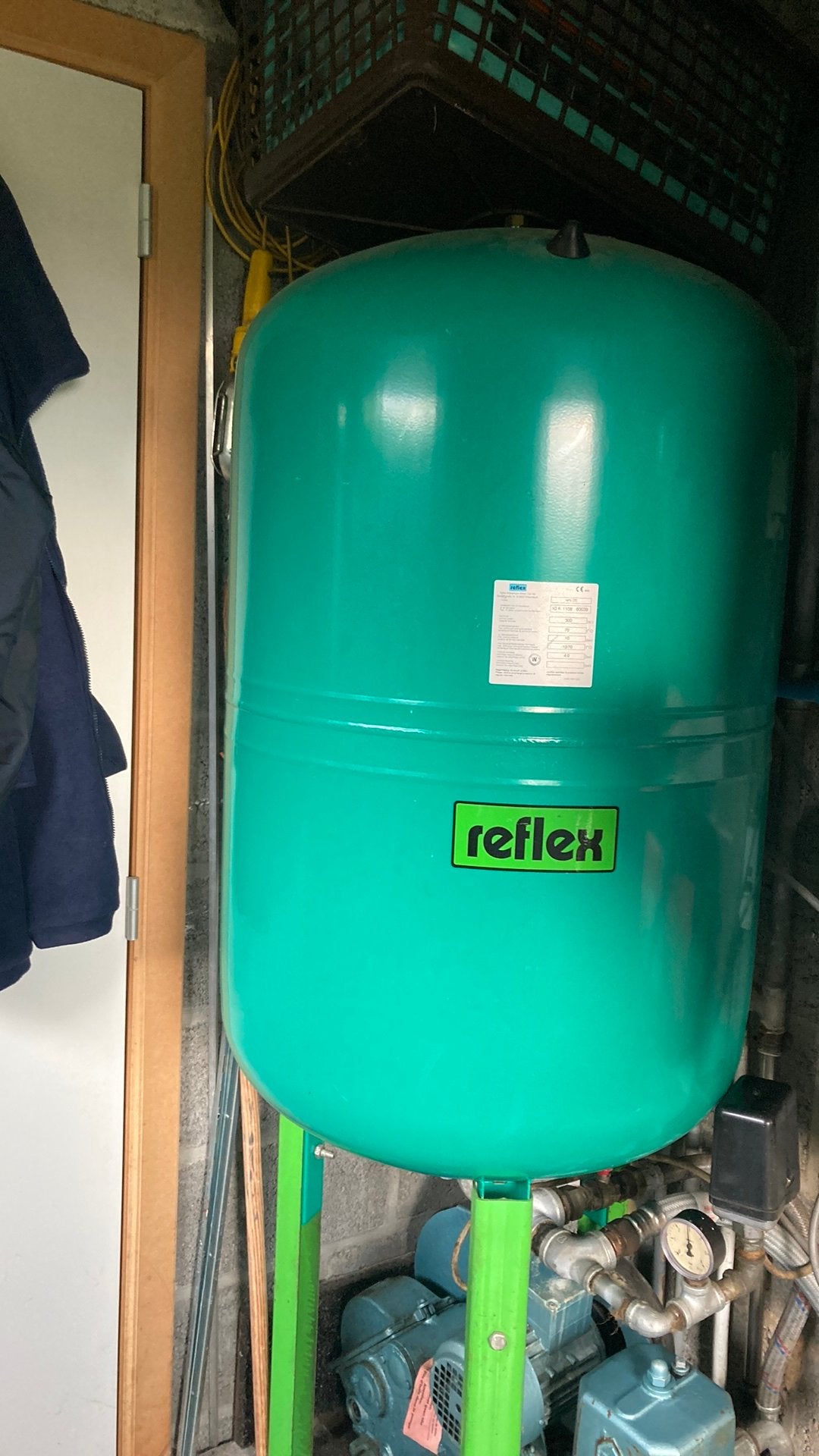 Hydrofoorinstallatie met Reflex drukvat 300 liter – werkend, Enlèvement, Utilisé