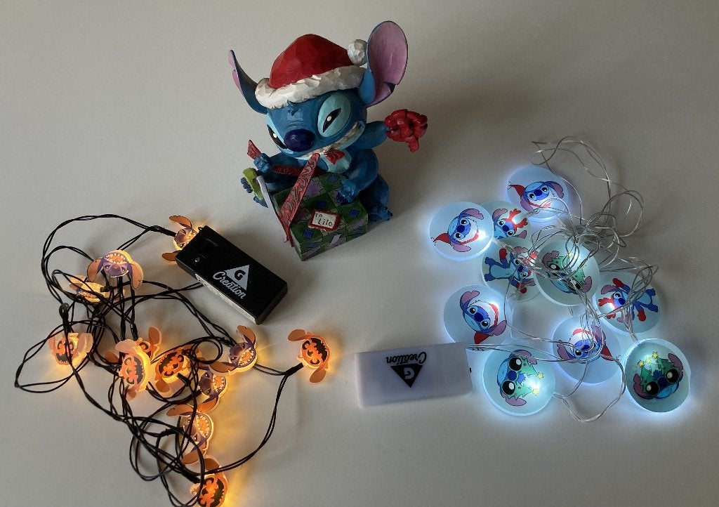 Stitch - lot avec 1 figurine et 2 guirlandes lumineuses, Enlèvement, Comme neuf, Autres types