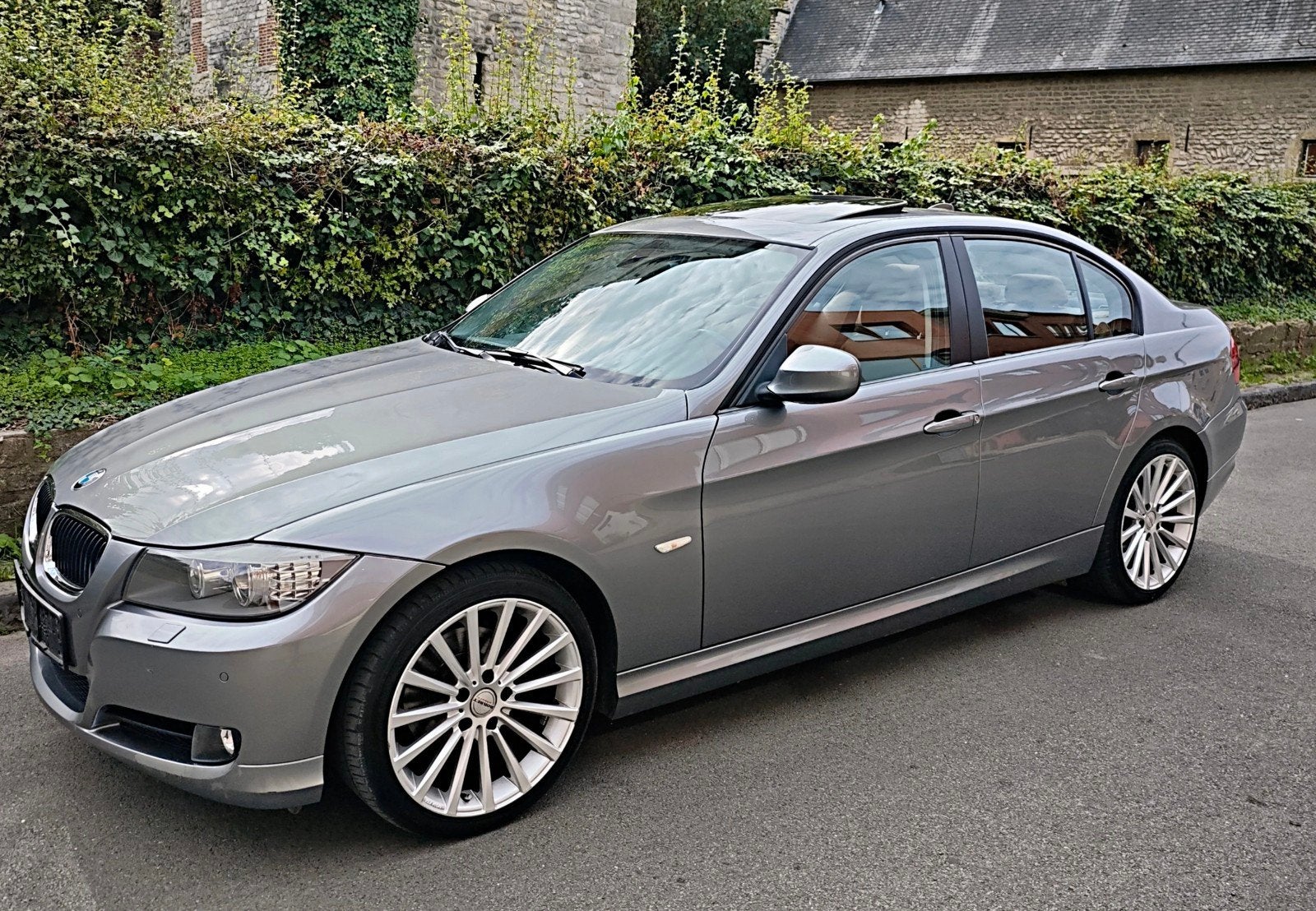 Bmw 318i e90 facelift Pano NaviPro Xenon Cruise leer zonder, Automaat, Achterwielaandrijving, 4 cilinders, 1465 kg