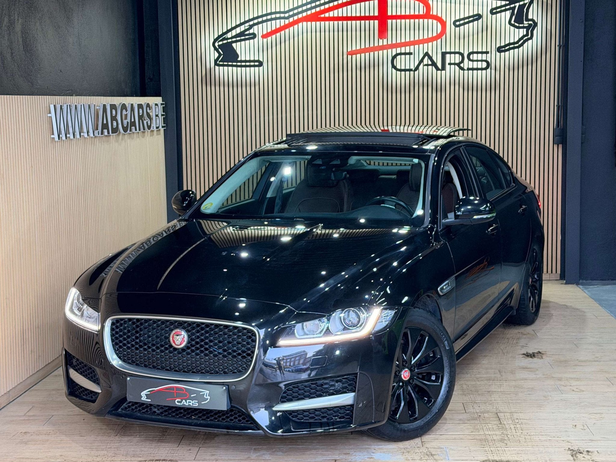 Jaguar XF 2.0 D E-Performance R-Sport * GAR 12 M *, Auto's, Automaat, 4 deurs, 158 g/km, Gebruikt