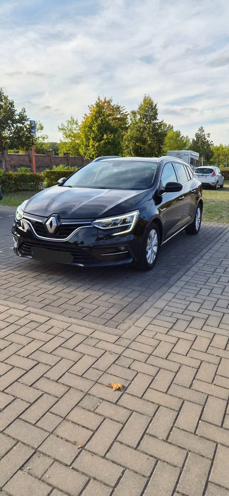RENAULT MEGANE GRANDTOUR 1.0 TCe 116pk CorporateEdition 2021, Auto's, Xenon verlichting, Dealer onderhouden, Euro 6, Zwart