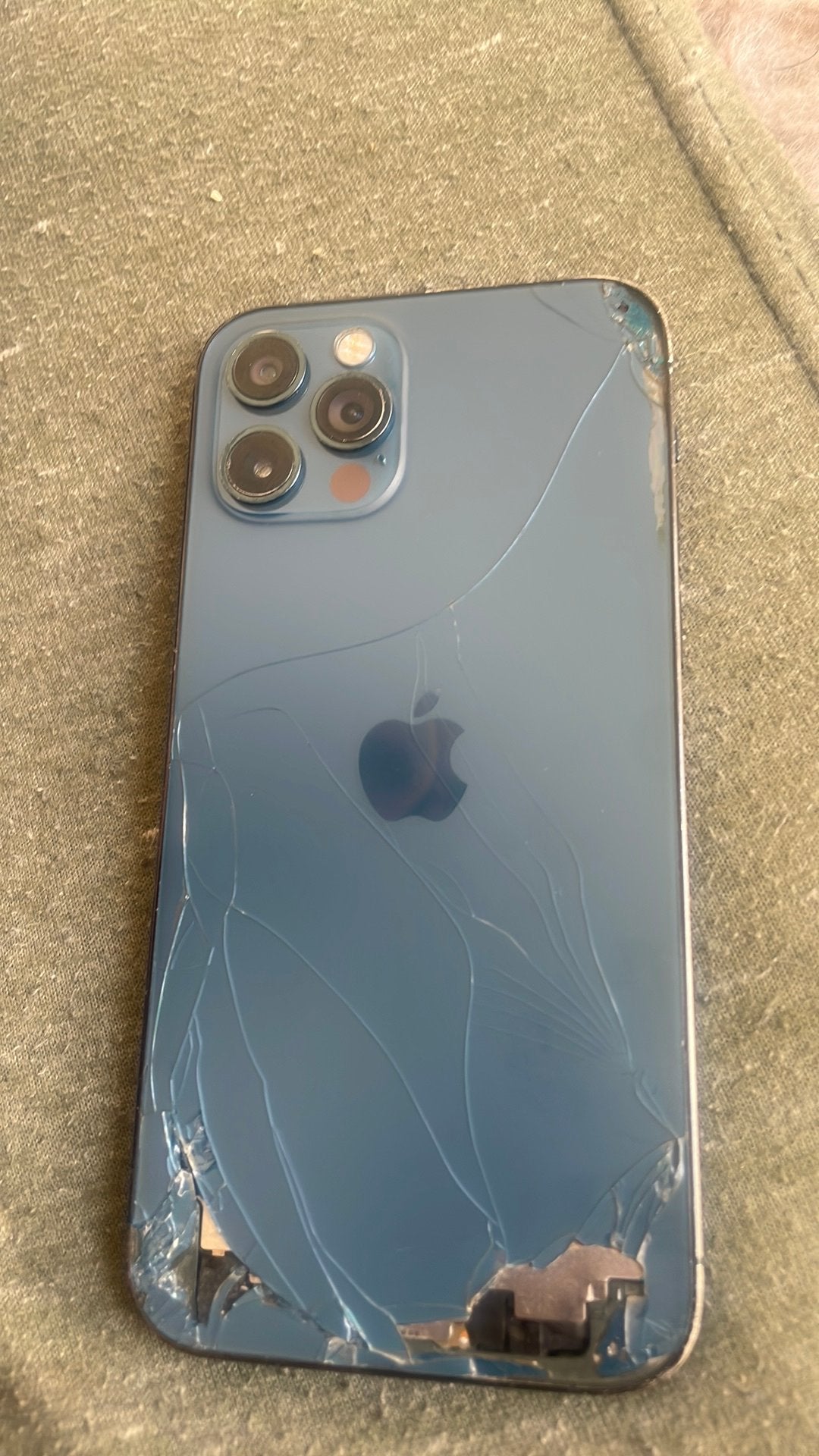 Iphone 12pro pour pieces, Télécoms, Téléphonie mobile | Apple iPhone, Enlèvement, Comme neuf, IPhone 12