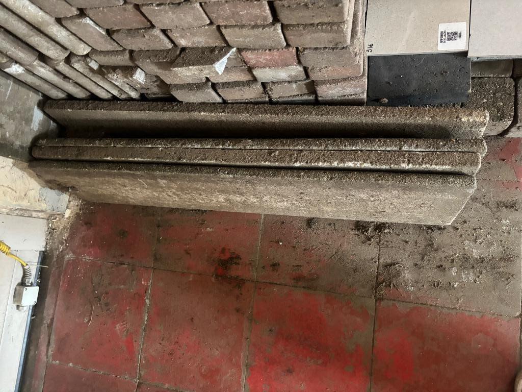Gratis boordstenen 100x25x3cm, Ophalen, Gebruikt, Beton, Border