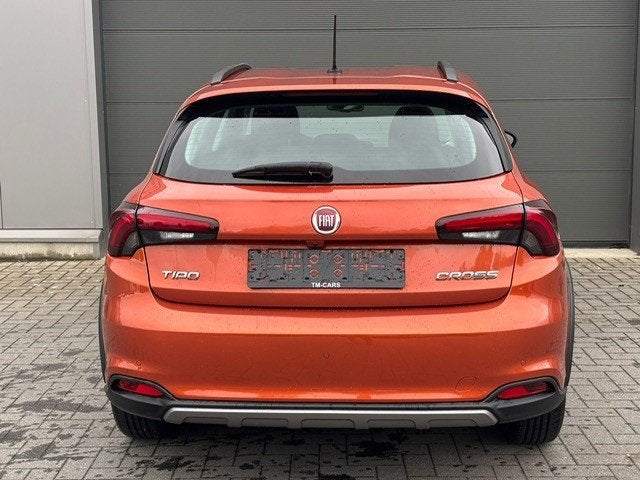 Fiat Tipo Cross benzine, Voorwielaandrijving, Stof, Overige kleuren, 5 deurs