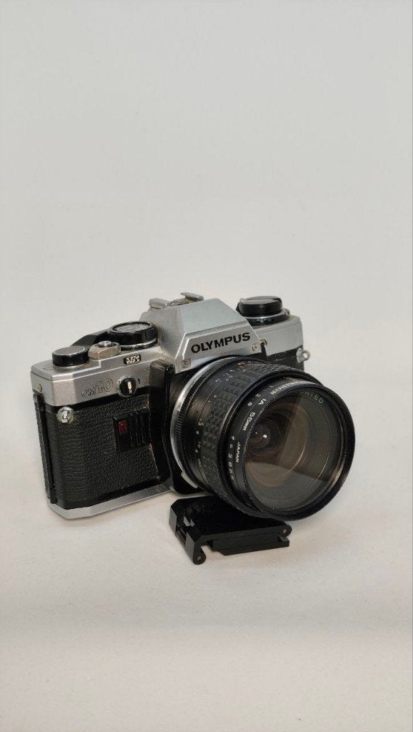 Olympus OM-10 + Makinon 28mm f/2.8, Ophalen of Verzenden, Gebruikt, Spiegelreflex, Olympus
