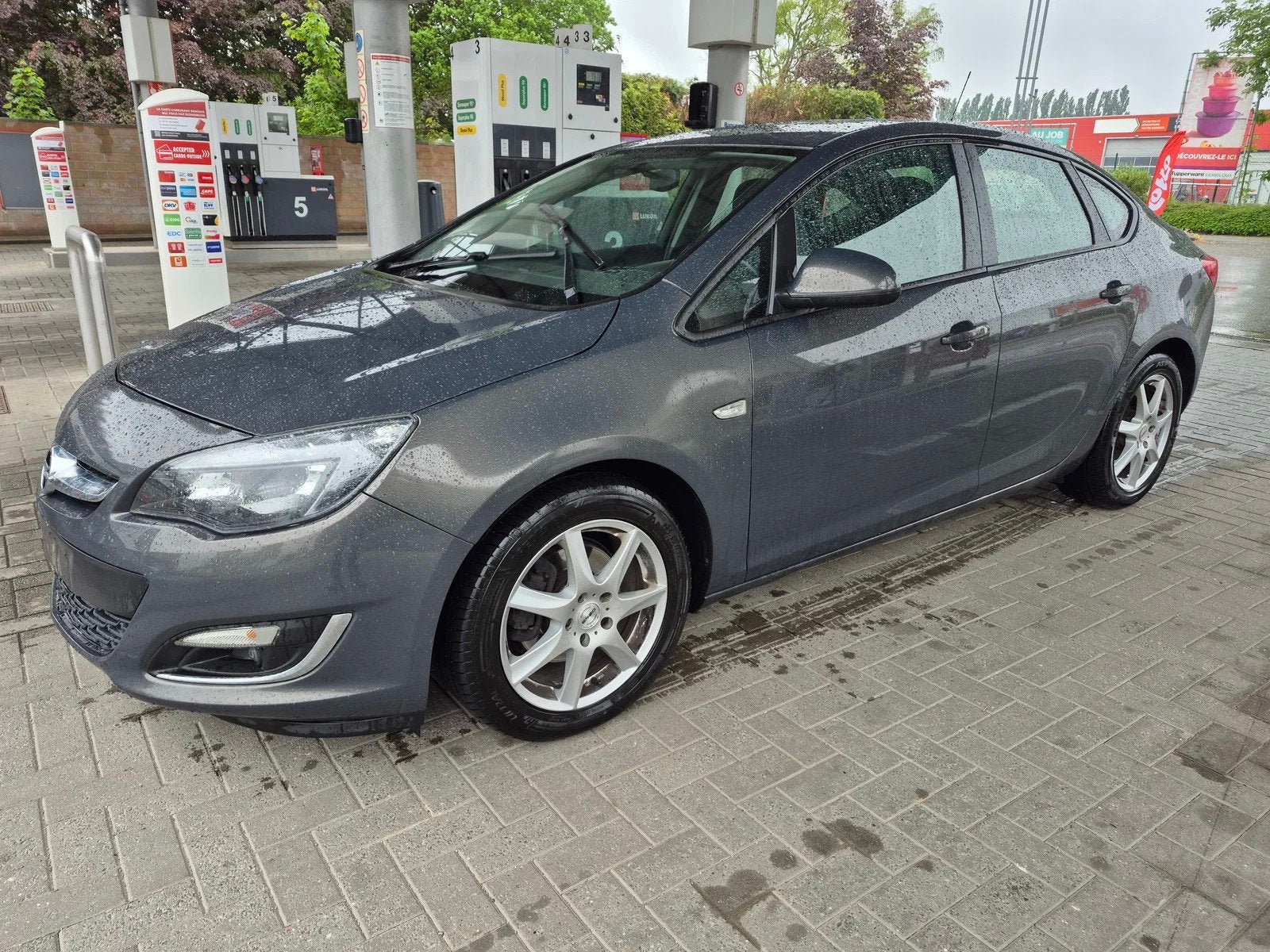 Opel Astra berline Eco, Autos, Opel, Entreprise, Achat, Astra, ABS, Airbags, Air conditionné, Alarme, Verrouillage central, Rétroviseurs électriques