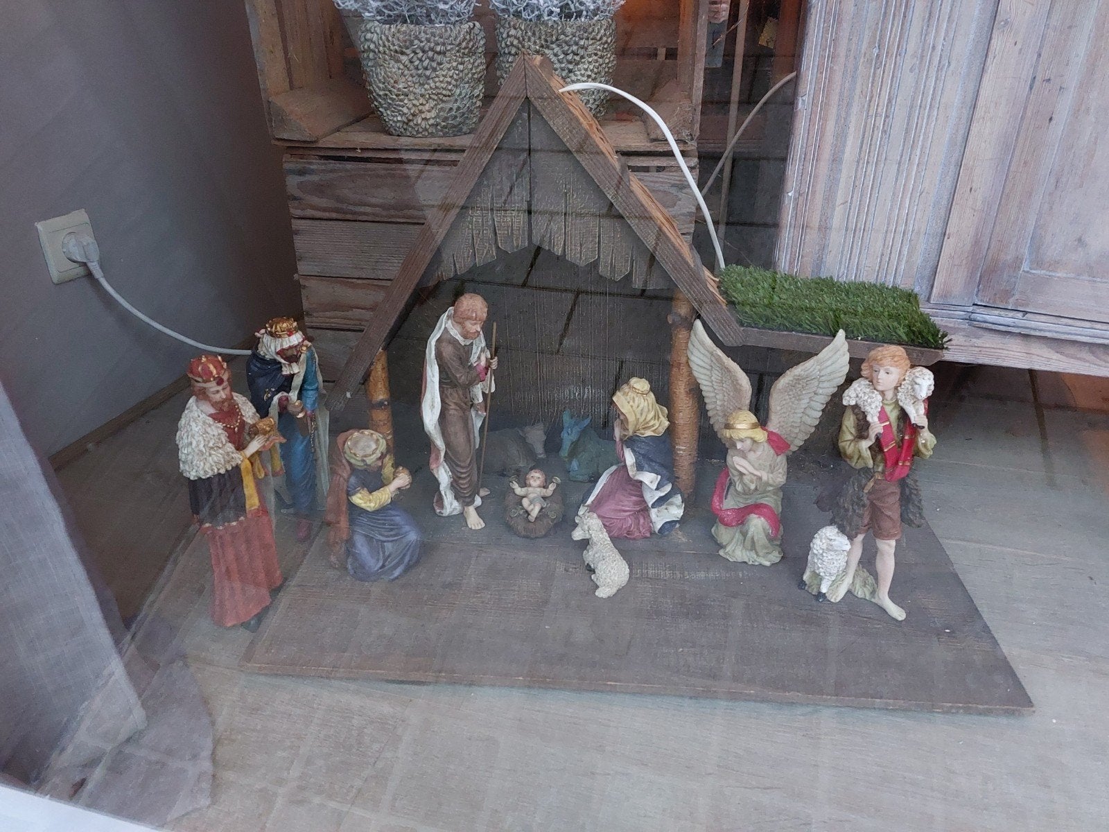 Kerstgroep zonder kerststal beelden uit polystone, Diversen, Ophalen of Verzenden
