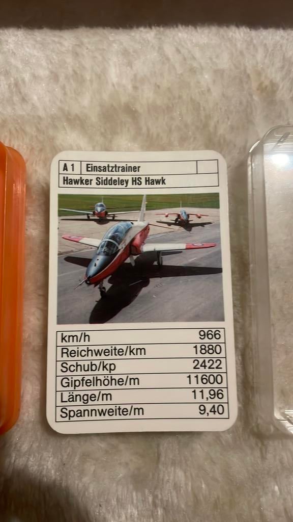 Jeu de cartes vintage avions militaires – complet 32 cartes, Ophalen, Zo goed als nieuw, Speelkaart(en)