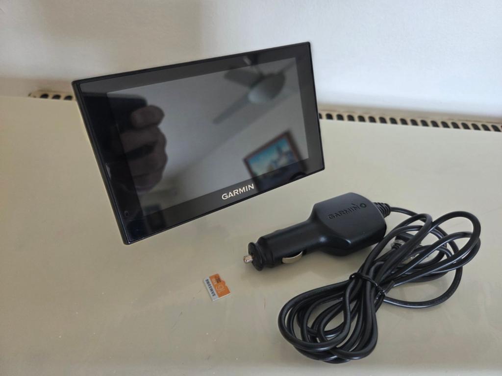 GPS Garmin nüvi 2569 LMT-D – Cartes et Trafic Gratuits à Vie, Autos : Divers, Navigation de voiture, Comme neuf, Enlèvement ou Envoi