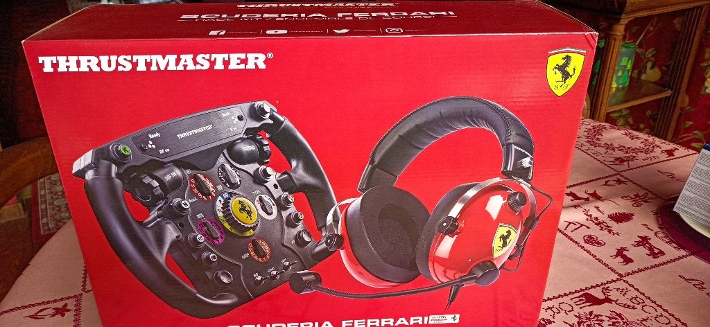 Casque "FERRARI" pour jeux vidéo et autres.(SANS volant), Enlèvement