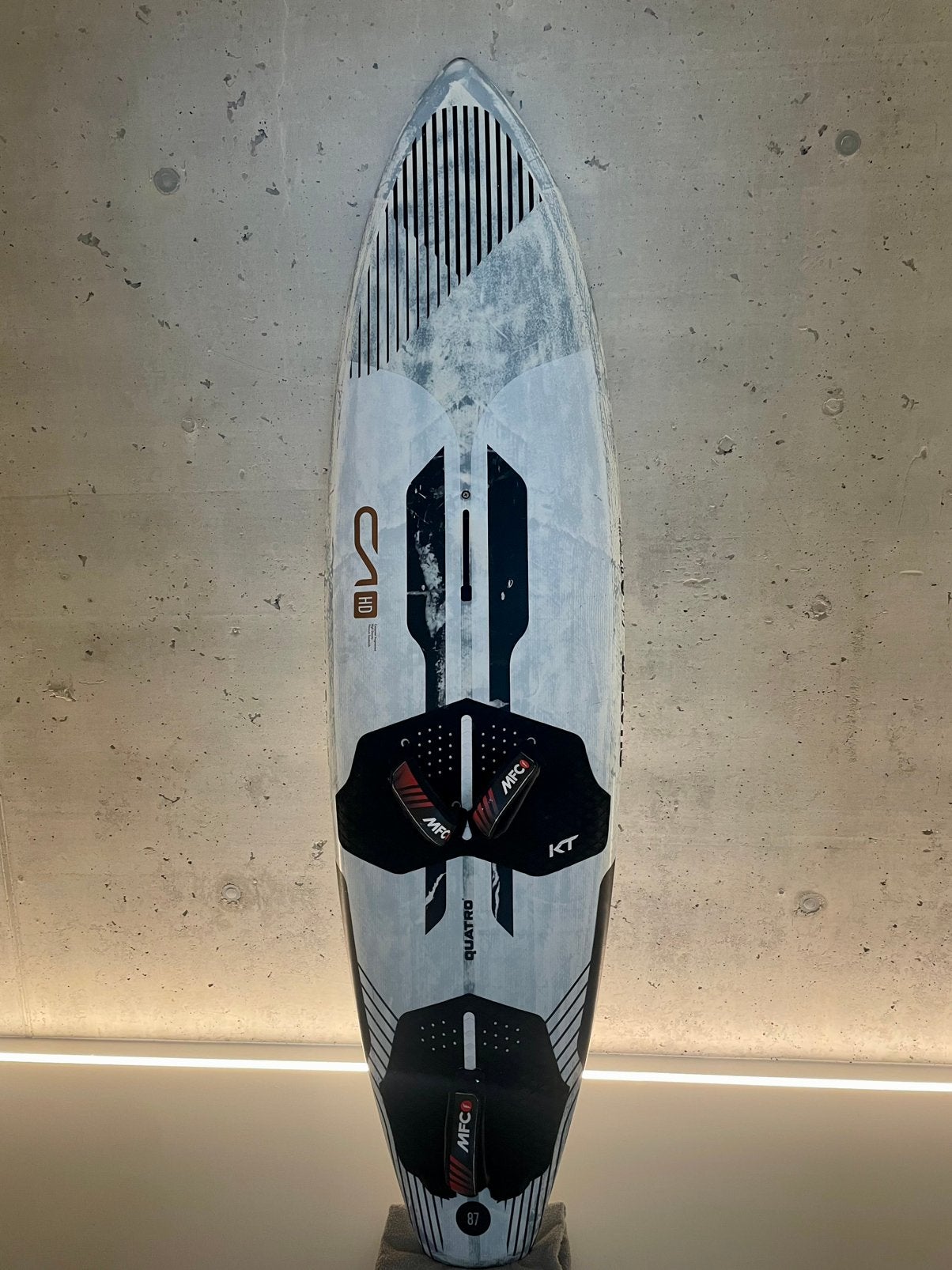 Quatro Cube 87 liter, Ophalen, Gebruikt, Plank, Met vin(nen)