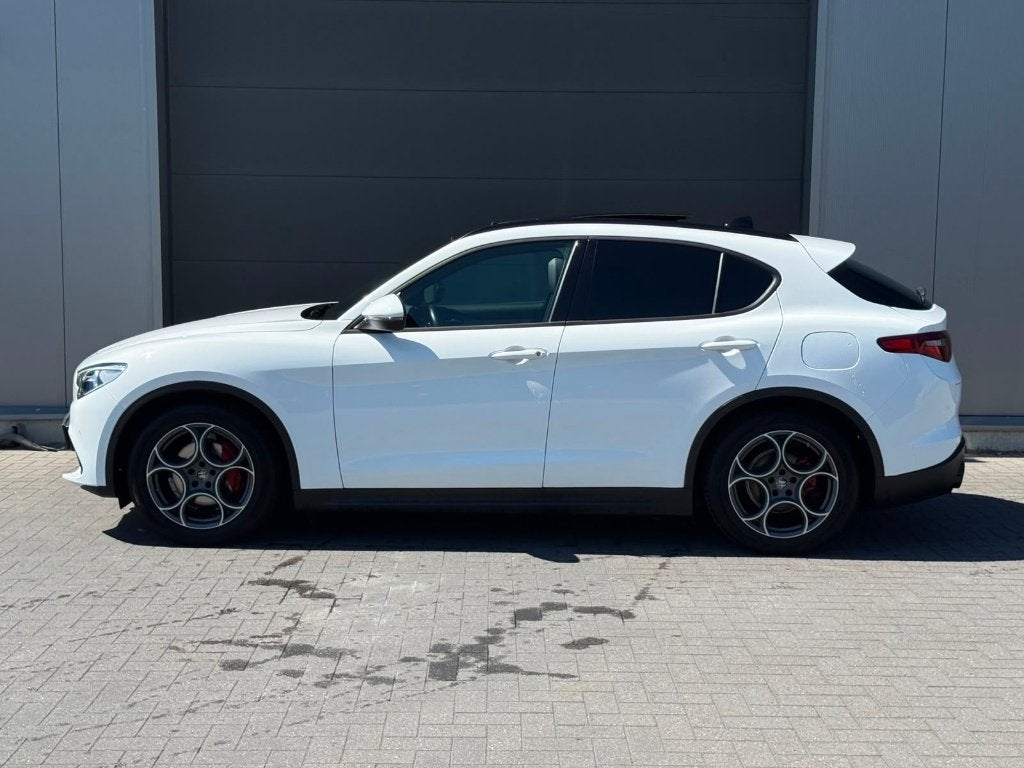 Alfa Romeo Stelvio automaat adaptive cruise controle, Auto's, Alfa Romeo, Dealer onderhouden, Bi-Xenon koplampen, 4 cilinders