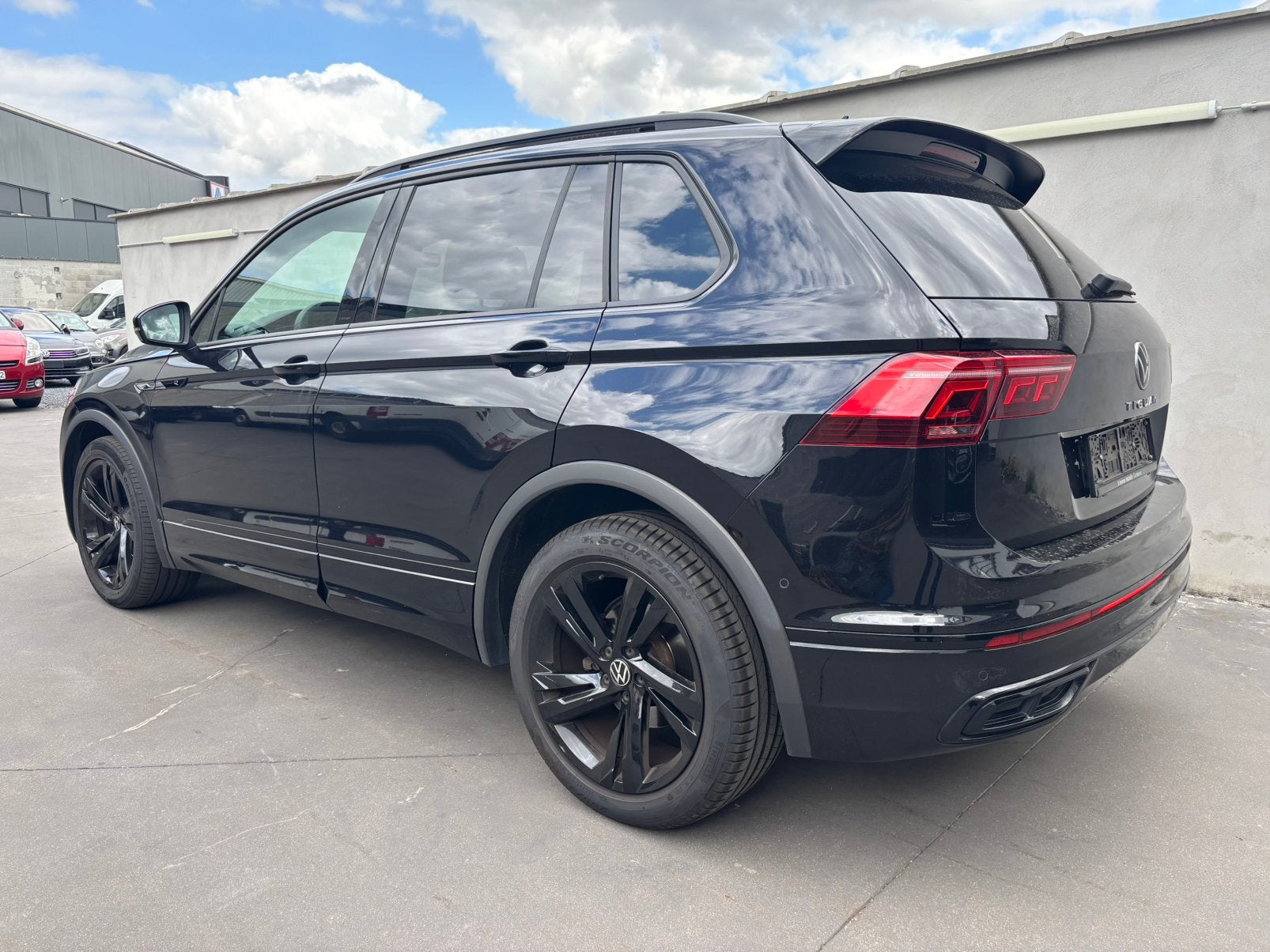 Vw Tiguan R-line 1.5 TSI, Auto's, Zwart, Bedrijf, SUV of Terreinwagen, Tiguan