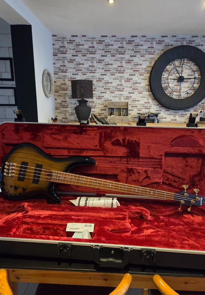 Basse Ibanez prestige sr 4500 dsb  état neuf, Musique & Instruments, Instruments à corde | Guitares | Basses, Enlèvement ou Envoi