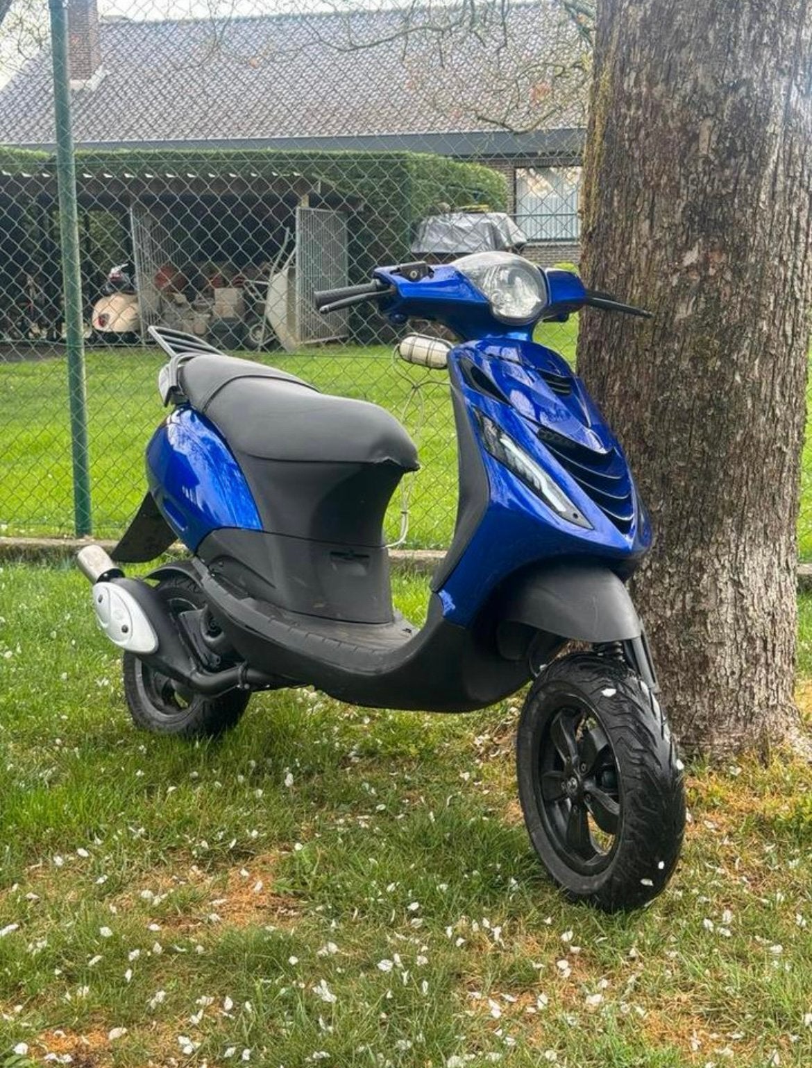 Zip 70cc b klasse, Fietsen en Brommers, Ophalen, Zo goed als nieuw, Zip
