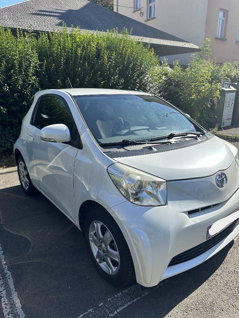 Toyota iQ 1.0 Essence Blanche - 166.000 km, Autos, IQ, Achat, Boîte manuelle, Noir