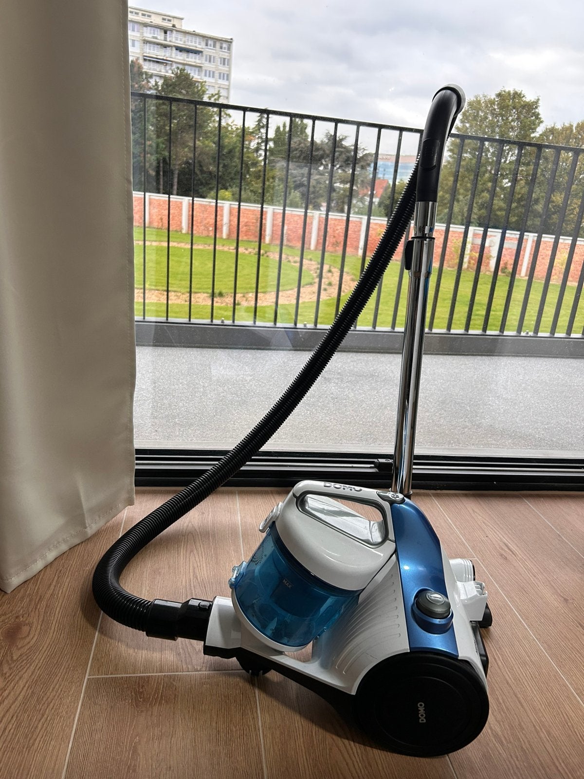 Aspirateur DOMO, Electroménager, Convient aux sols durs, Réservoir, Enlèvement, Utilisé