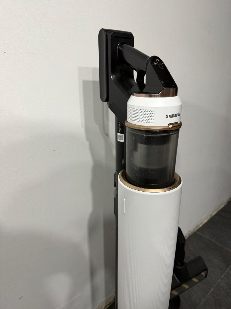 Aspirateur Samsung bespoke jset, 1600 à 2000 watts, Station de charge, Réservoir, Aspirateur balai