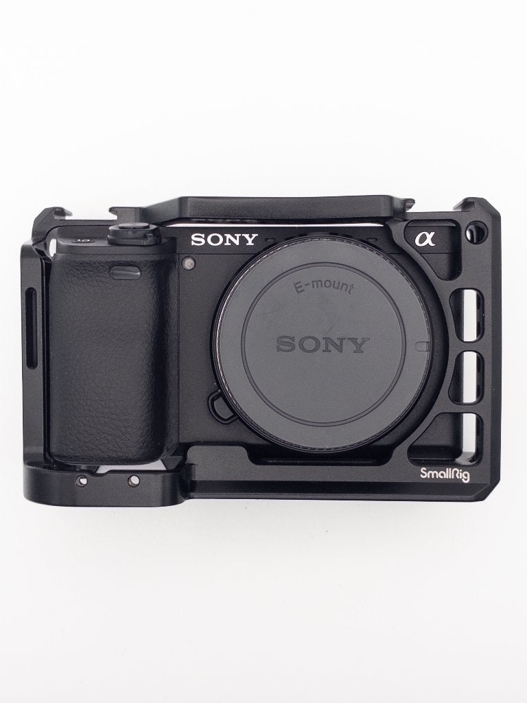 Sony A6400 Body + Cage + Extra's (<20k clicks), Gebruikt, Touchscreen, Ophalen of Verzenden, 24 megapixels