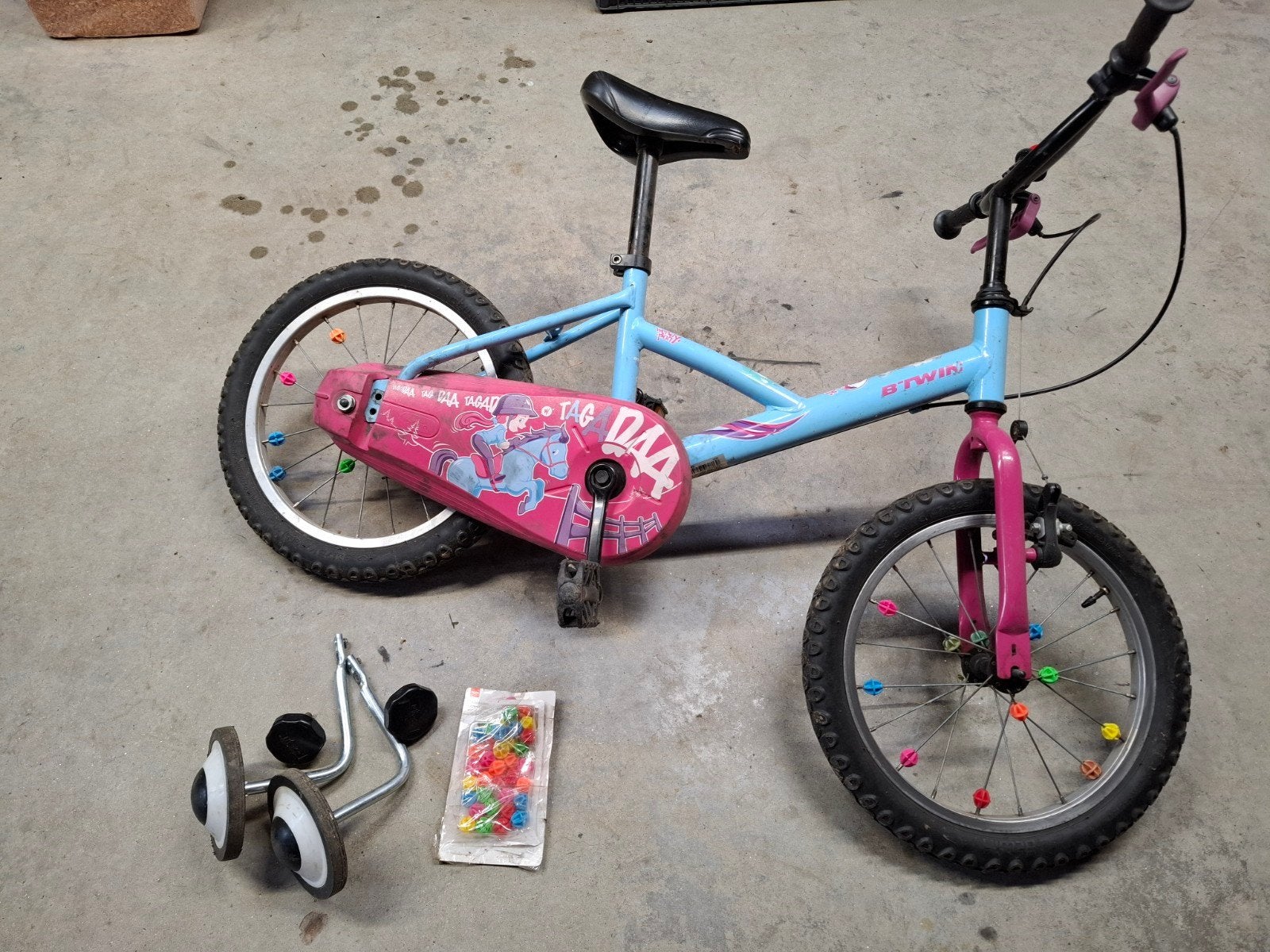 Btwin kinderfiets 16 inch inclusief steunwielen, Fietsen en Brommers, Ophalen, Gebruikt, Btwin Decathlon