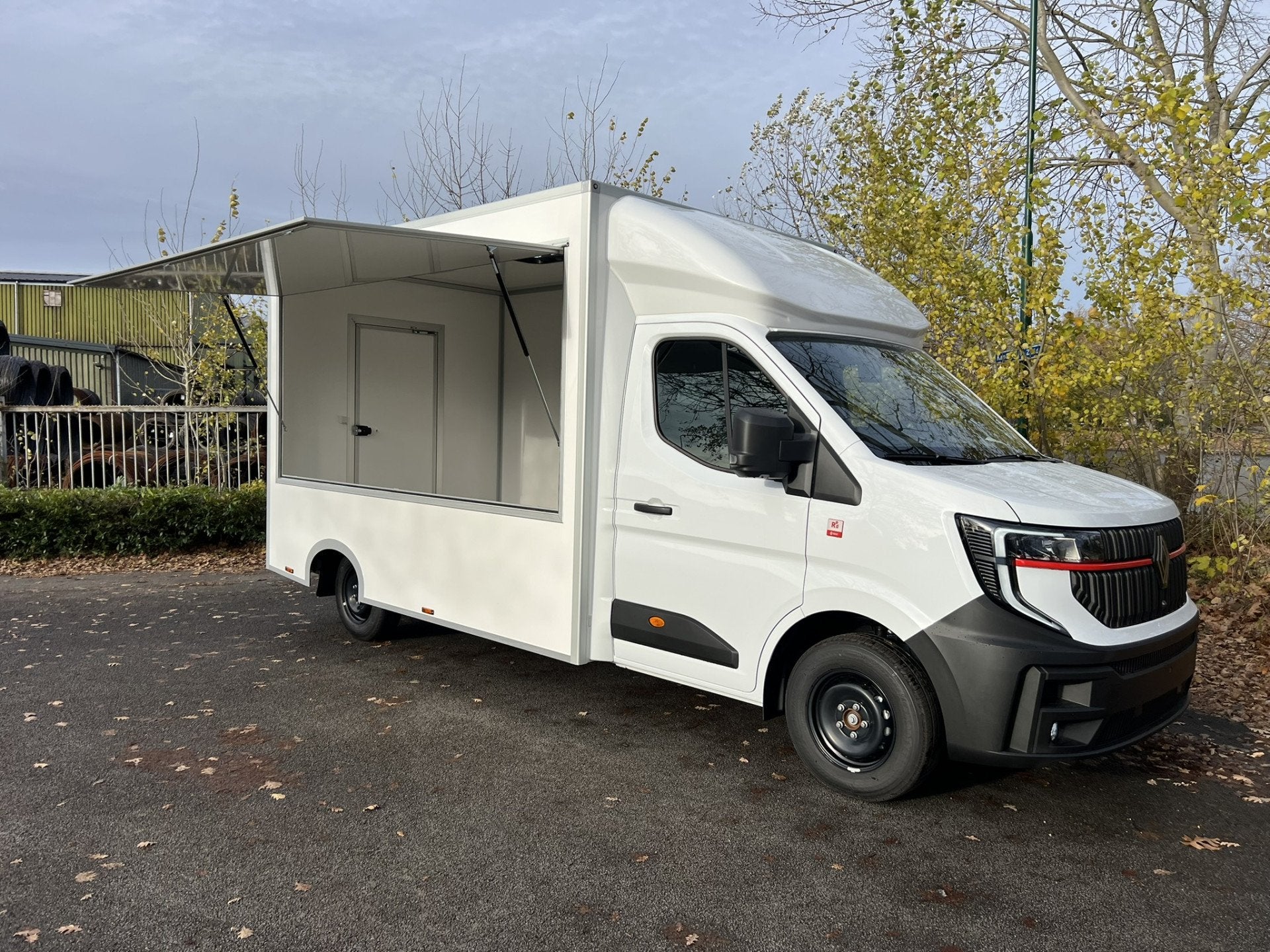 Renault Master T35 2.0 dCi 170 L3H2 Extra (bj 2024), Zakelijke goederen, TVW Horse Trucks, Info@tvwhorsetrucks.com, Textielstraat 2
5107NG  DONGEN, NL